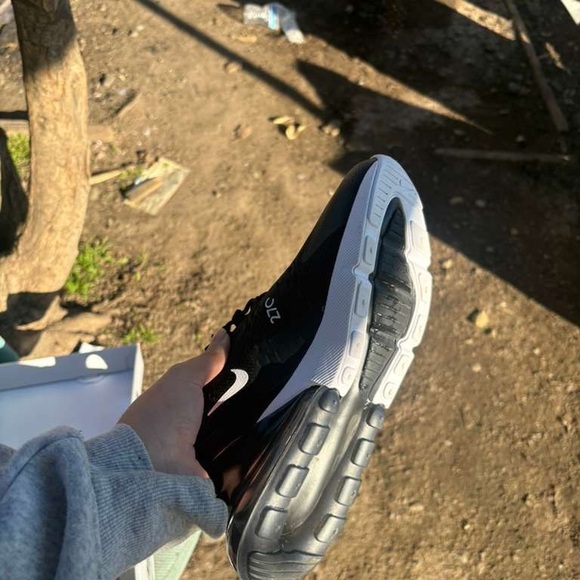 Nike Air Max 270 Black and White Athletic Shoes - Picture 2 of 6